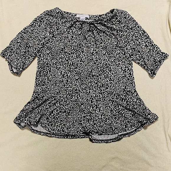 Woman’s Printed Blouse! - Picture 1 of 2